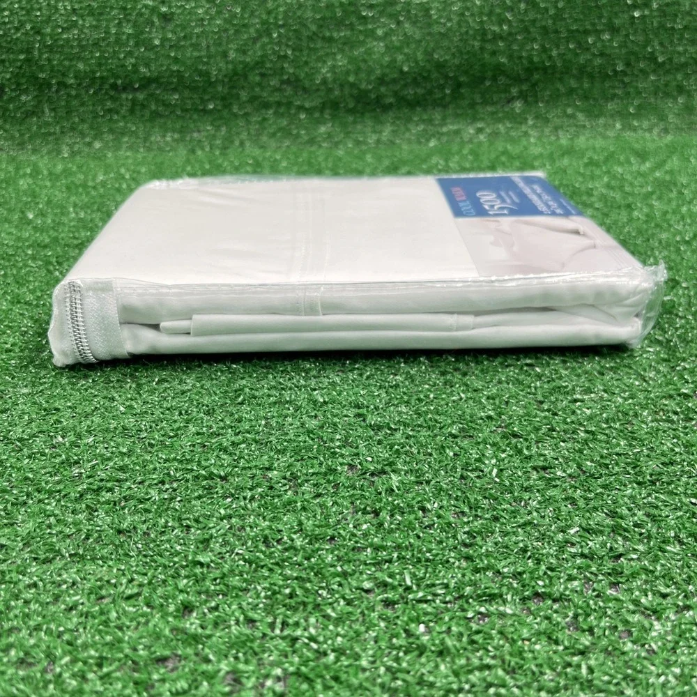 Cool Warm 1500 Thread Ct Set Of 2 White‎ Standard Pillowcases NIP